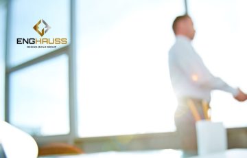 Trabalhamos lado a lado com nossos clientes, mantendo uma comunicação aberta em todas as etapas do projeto. Para nós, uma parceria verdadeira é construída com confiança e transparência.